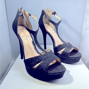 Jessica Simpson Beryl Dusty Glitter platform cage heels
Women’s size 8